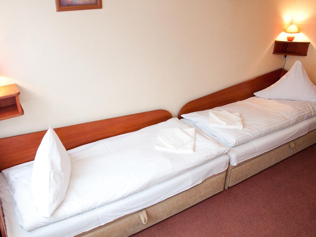 Hotel Zagiel Niewiesze Pokoj fotografie